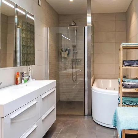 Apartment Awesome In Bokn With Sauna *